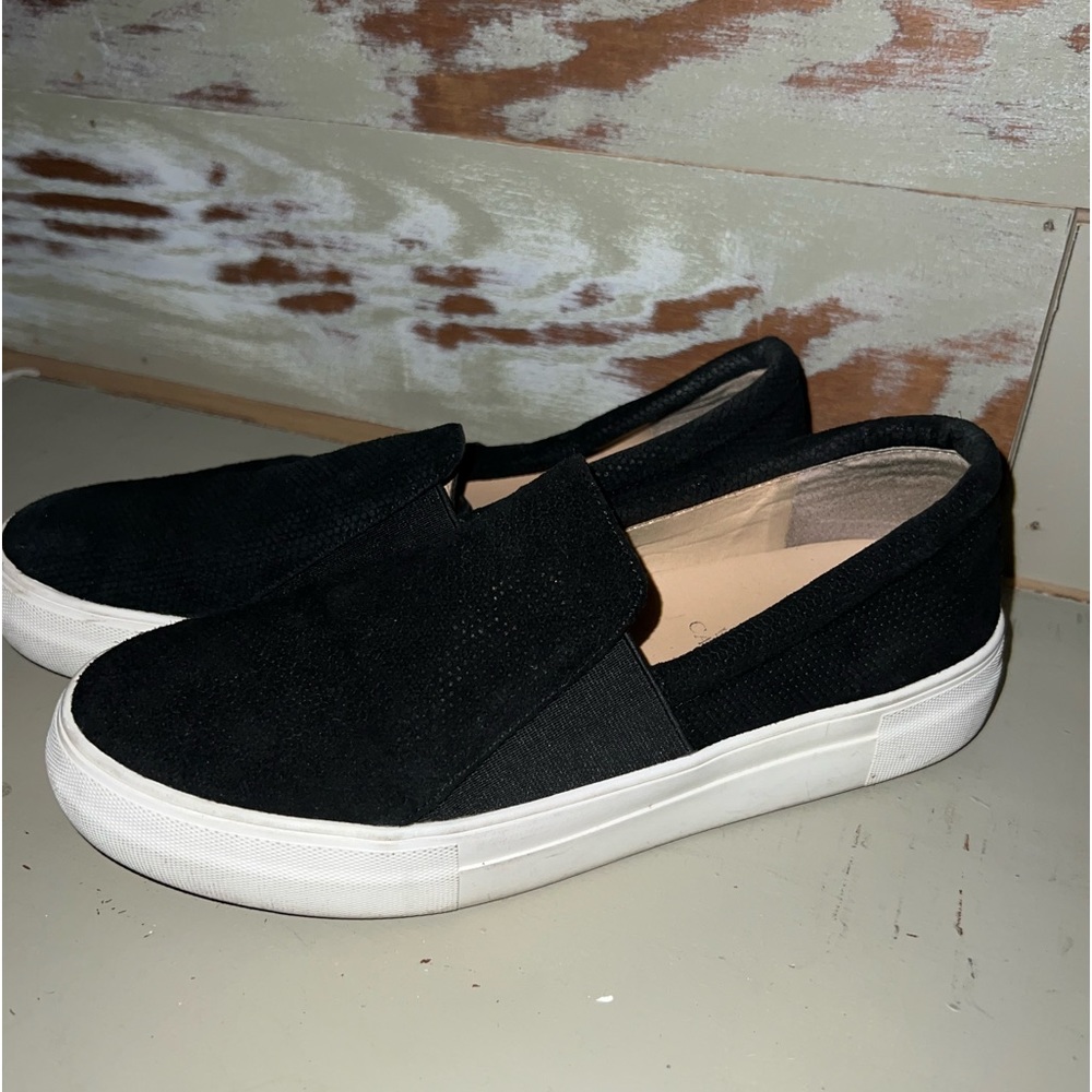 Vince camuto slip on sneakers size 8M